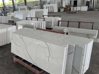 Сборные кварцевые столешницы Calacatta в форме буквы L-